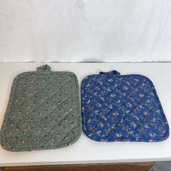 Bunny Potholders Set of 2 Easter Garden VTG Frederick Warne & Co Cottage Core - Picture 10 of 10
